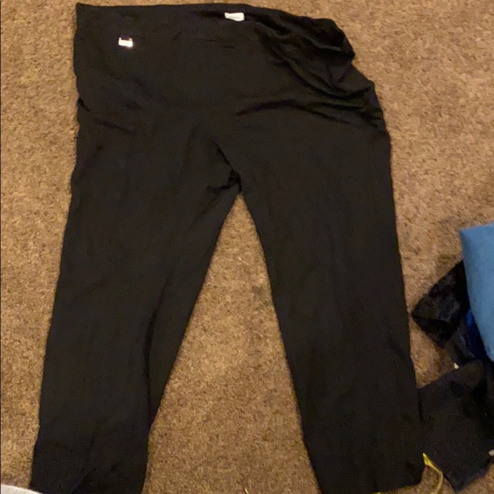 Avenue 26/28T black slacks, very cute!